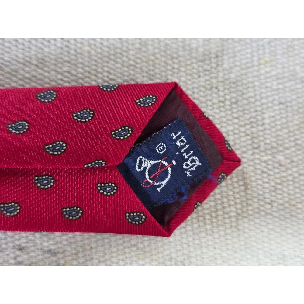 Briar Mens Silk Tie Red Micro Paisley Hand Fashioned M.M. Ullman Co Natchez MS